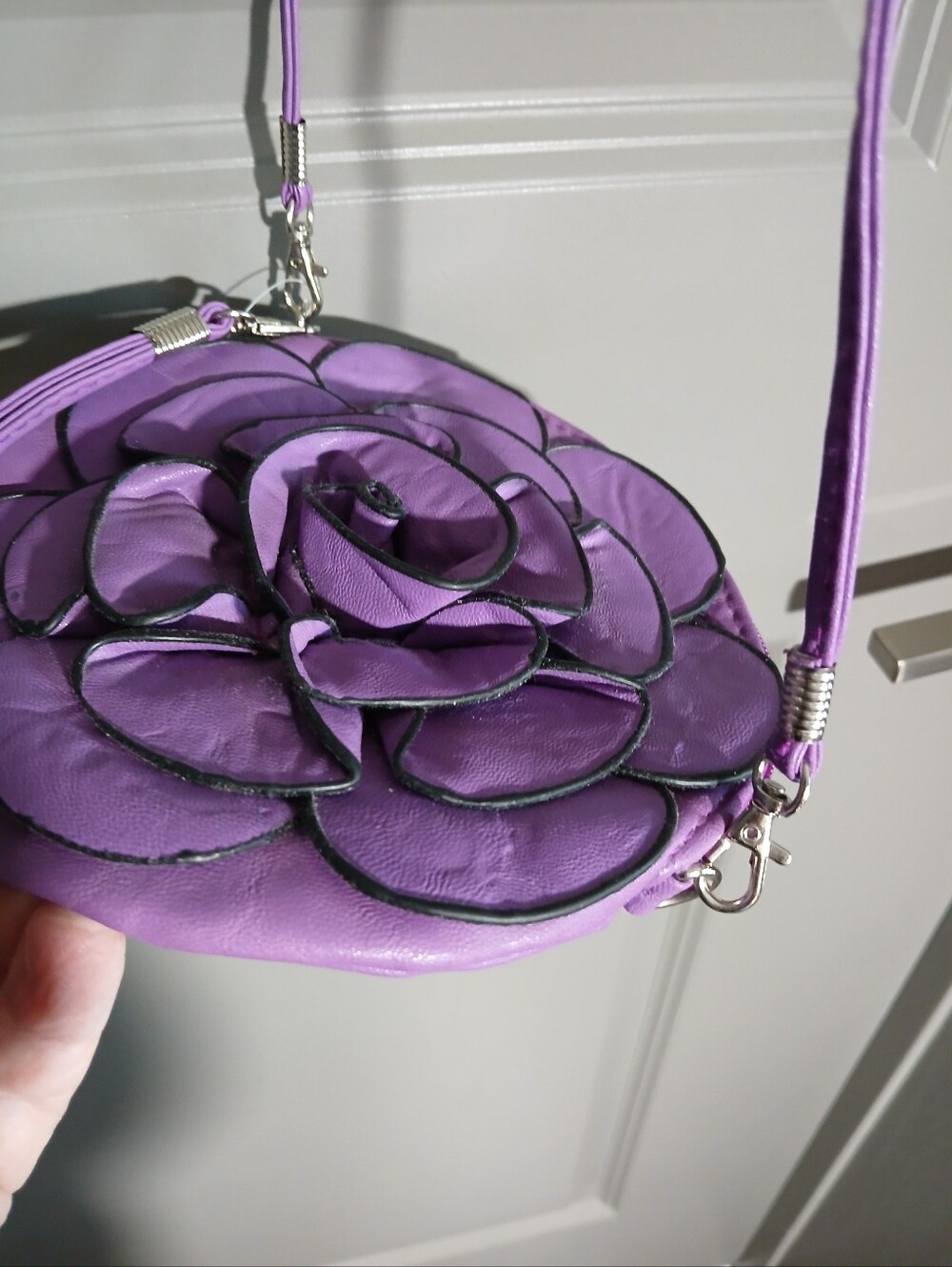 ●FINAL SALE●  Purple Floral Crossbody Bag - Women's Flower Accent Purse NWT - Picture 4 of 10